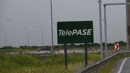 ¿quienes pagan el peaje en la autopista entre villa elisa y la plata?