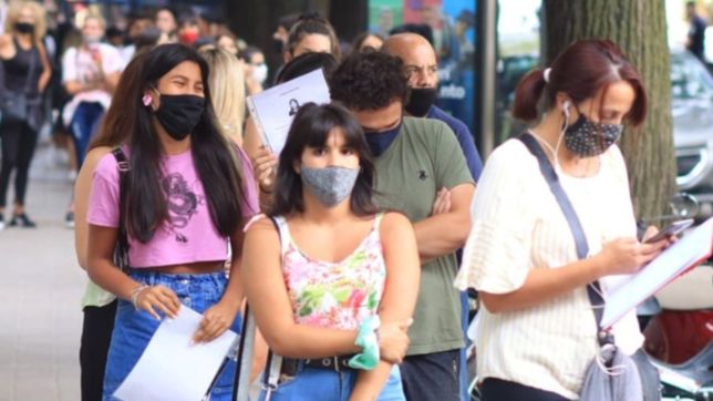 el gobierno lanza un programa para ayudar a 50.000 jovenes a encontrar trabajo