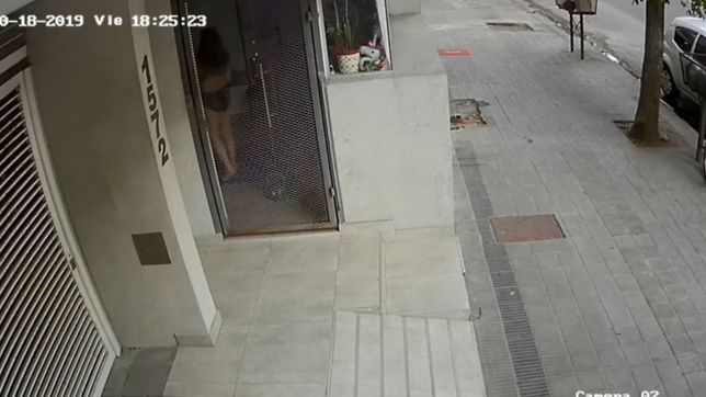 video: le robaron la bicicleta en el mondongo mientras hacia pole dance
