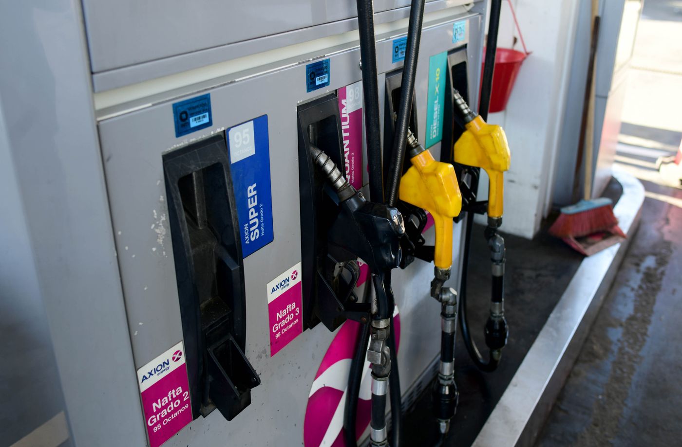 Estación de servicio combustibles nafta (1).JPG