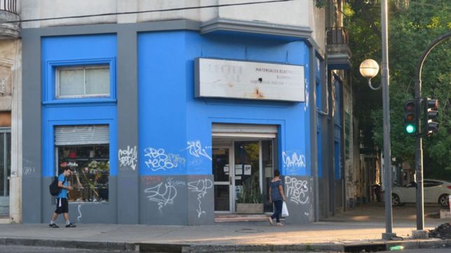 otro clasico golpeado por la crisis: llevan 35 anos, casi no venden y penden de un hilo