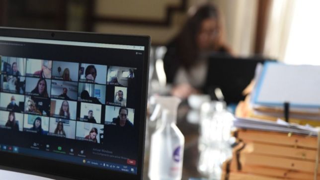 gritos, interrupciones y tarjeta amarilla en el recinto virtual del concejo deliberante