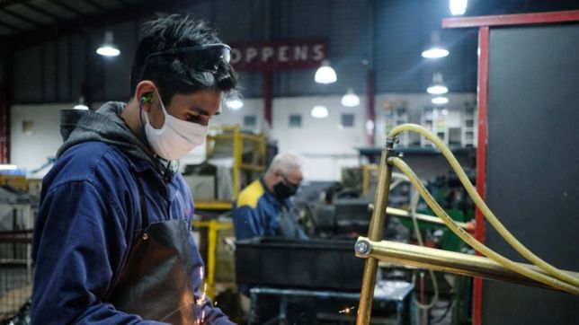 ¿como es el programa del gobierno que busca convertir 200 mil planes en trabajo formal?