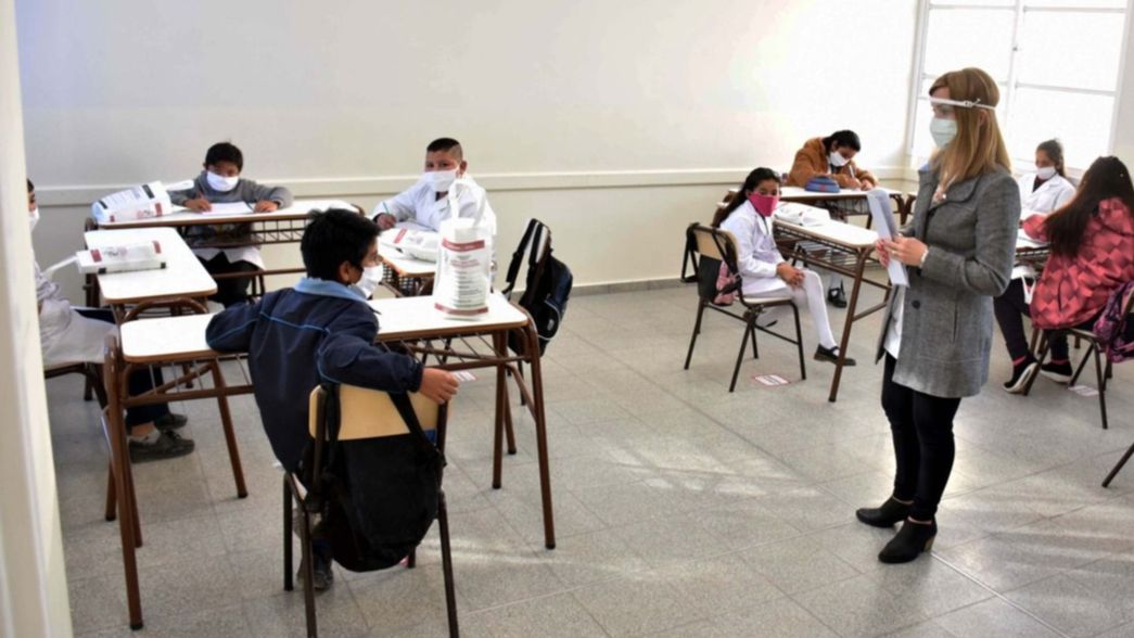 En la Provincia aseguran que en ninguna parte se puede volver a clases normalmente