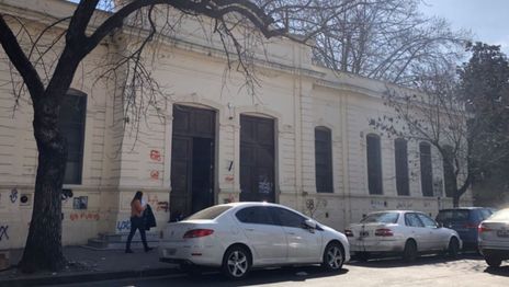 Hay que volver a las amonestaciones: tras la batalla campal en el Normal 2, una compañera de la preceptora herida reclamó sanciones