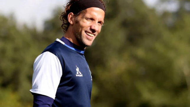 el guino de un dirigente de gimnasia para facundo oreja mientras sigue la busqueda del nuevo dt