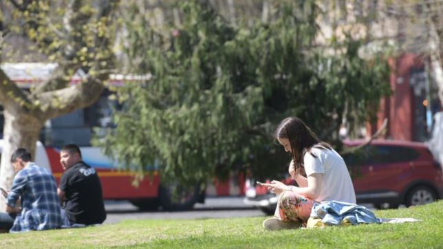 ¿como va a estar el clima en la plata el domingo?