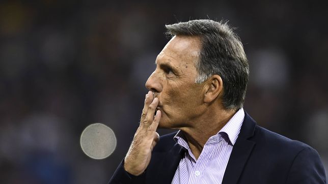 estudiantes dijo presente en la despedida de russo en la bombonera