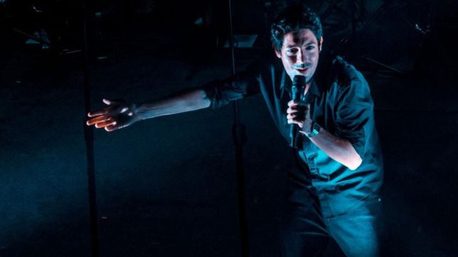 el kuelgue hizo vibrar a los platenses con su musica y un espectacular show en el opera