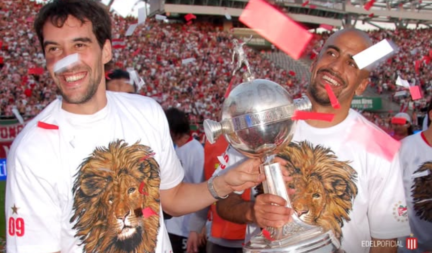 Agsutín Alayes Sebastián Verón Estudiantes.png