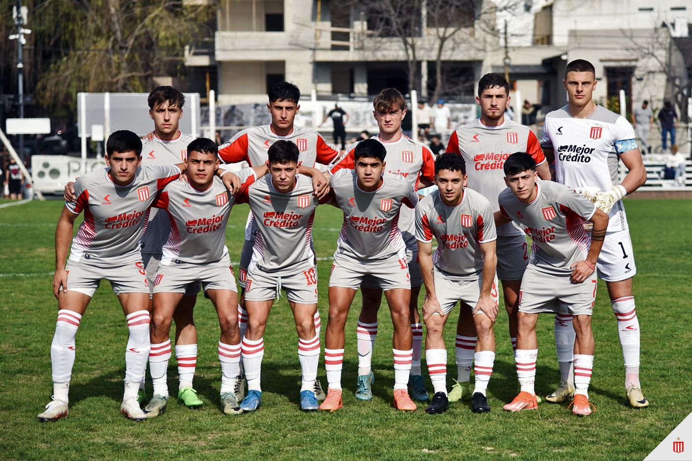 Carlos Acuña Estudiantes.jpeg