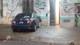 un auto choco contra una residencia estudiantil, los dejo sin gas y lanzan una colecta para reparar los danos un auto choco contra una residencia estudiantil, los dejo sin gas y lanzan una colecta para reparar los danos