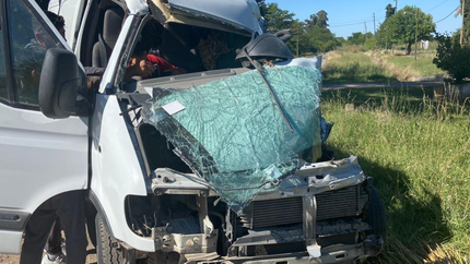 ¿Cómo sigue el automovilista que se salvó de milagro tras un grave accidente en La Plata?