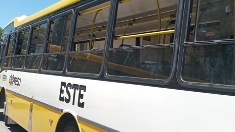 Pánico en un micro de la Línea Este que fue asaltado: es el segundo robo en cinco días