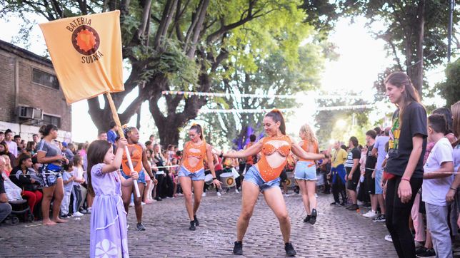 el carnaval palpito a pleno en las calles de meridiano v