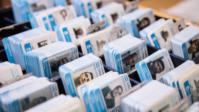 retendran las licencias de conducir a todos los que cometan faltas graves