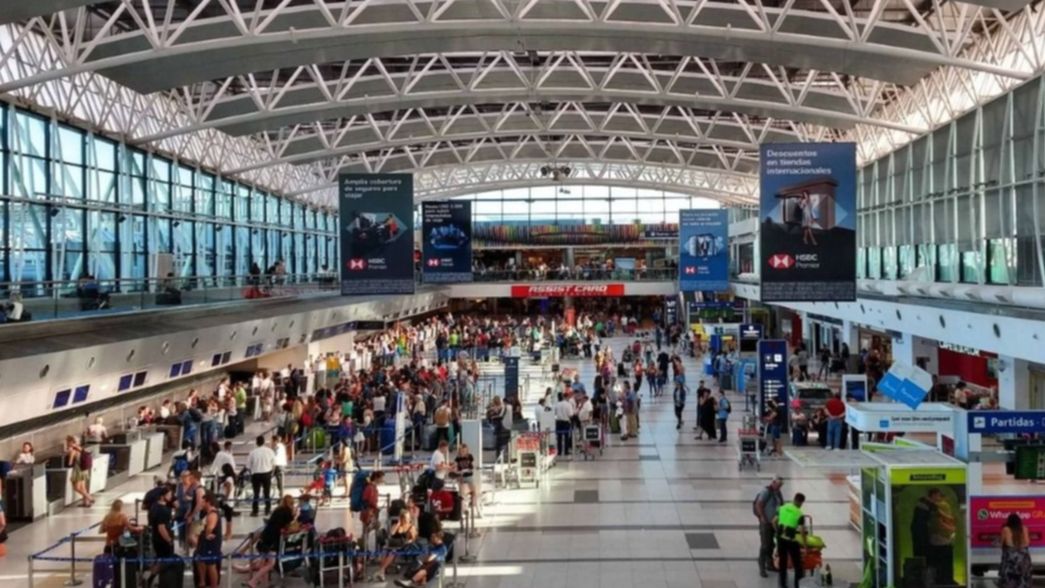 Por el riesgo sanitario, aconsejan aislarse a quienes vuelvan de Qatar y tengan síntomas