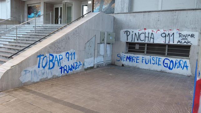 en la previa del clasico, intervienen paredes para evitar pintadas agresivas