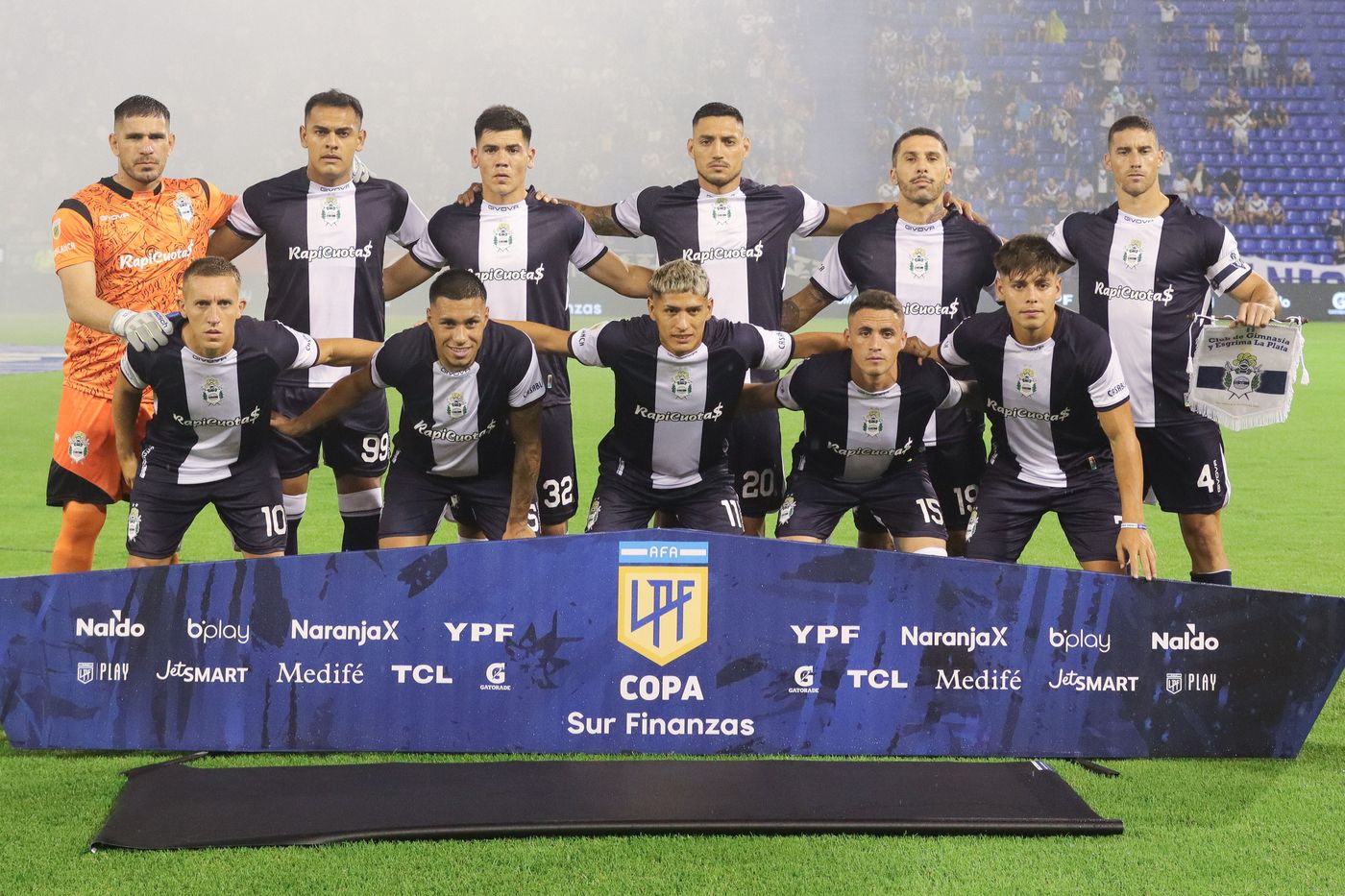 Vélez Gimnasia formación.JPG