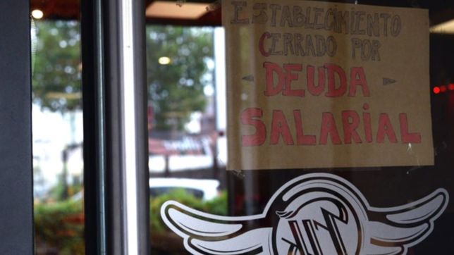 tension en la toma de una cerveceria de la plata: nos quisieron sacar con la policia