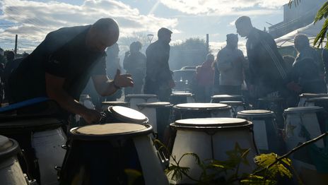Convocan a un rejunte de tambores de candombe en el Parque Saavedra en protesta contra el cierre por obras