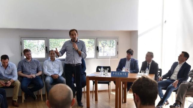 con mas peronismo en el gabinete, garro se ve como conductor de los heridos del frente de todos