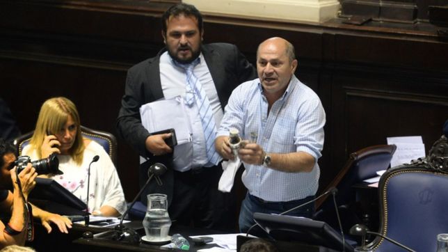 sobreseyeron a mario secco en la causa abierta cuando irrumpio en la legislatura