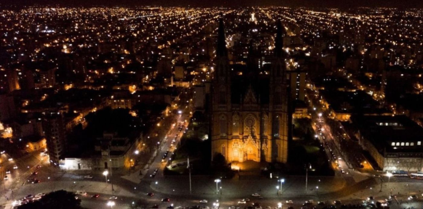 1551371432118.jpg?height=611&scaleX=1&scaleY=1&x=5&width=1222&rotate=0&ow=1233&oh=693&y=82&&cw=1920&ch=950