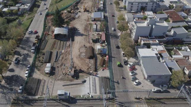 ¿que hay detras de los muros en la obra del paso bajo nivel de 32 entre 1 y 115?