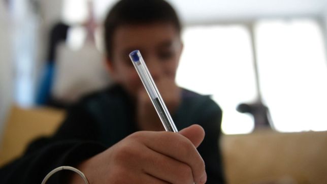 la defensoria presento una guia interactiva para usar aplicaciones educativas