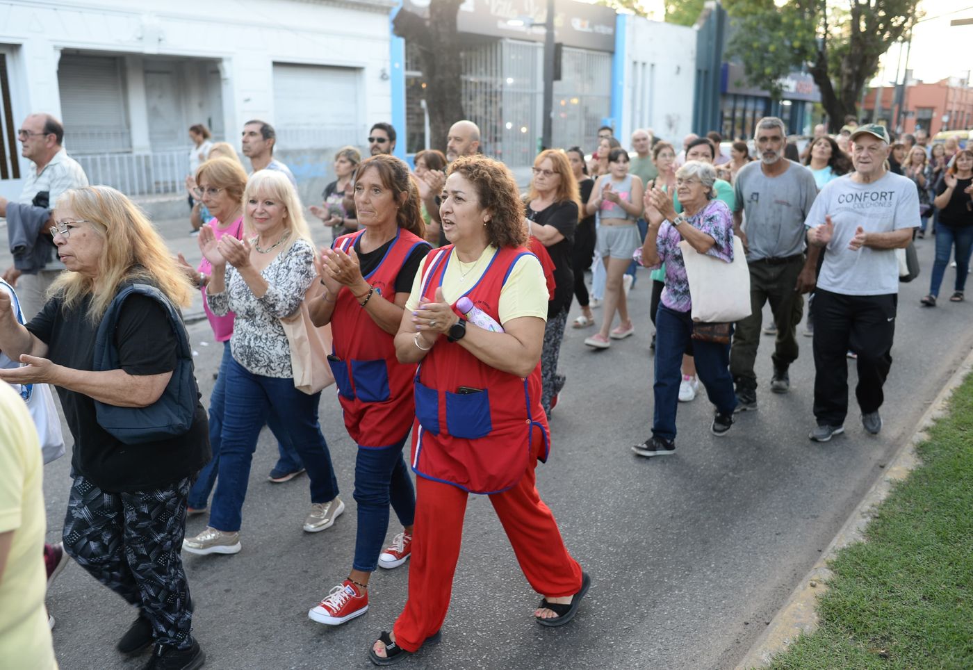 Protesta de vecinos de Los Hornos por la inseguridad (11).jpeg