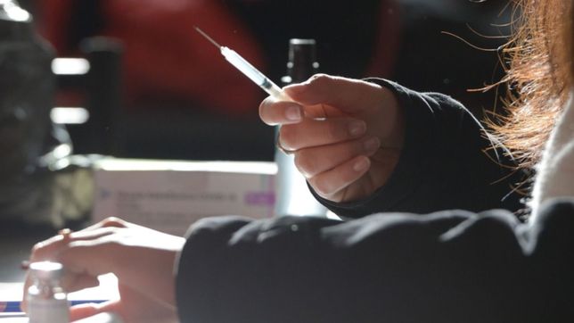 entre septiembre y octubre vacunaran a los adolescentes no priorizados