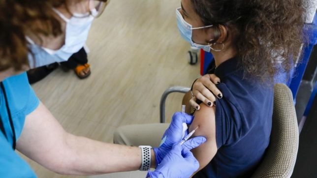 ¿como anotar a un adolescente para recibir la vacuna de moderna contra el covid-19?