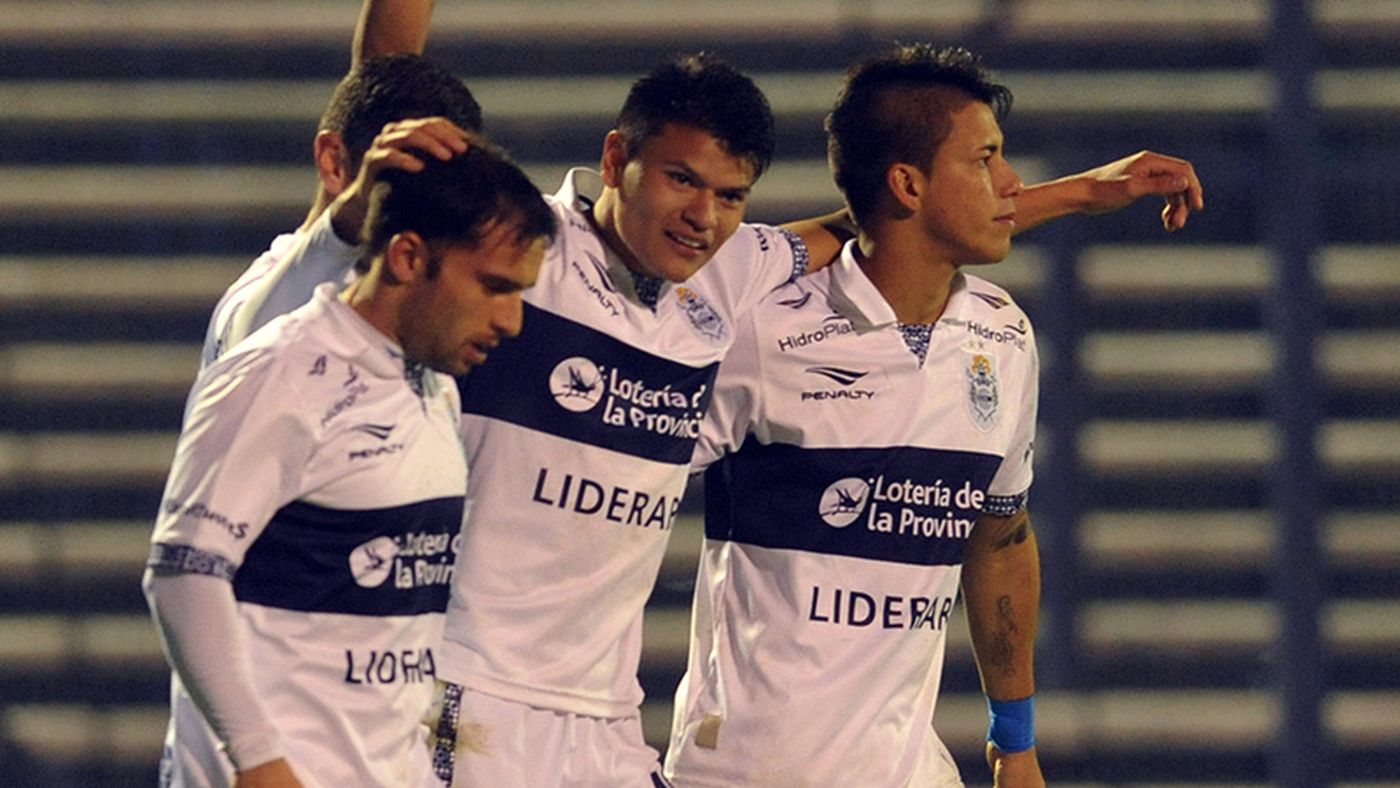 Maxi Meza en Gimnasia.jpg