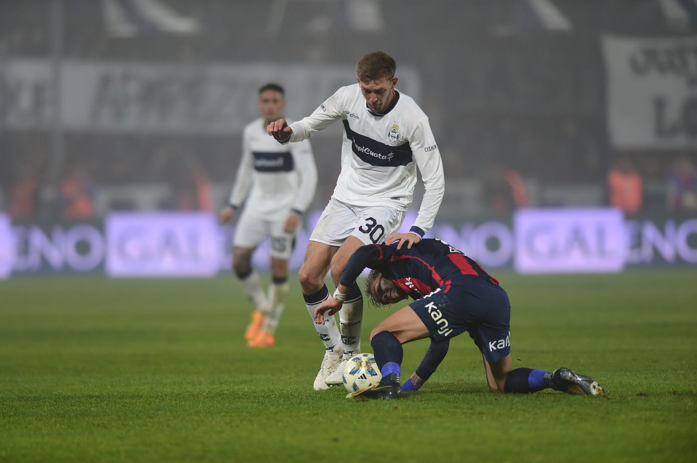 Gimnasia San Lorenzo (2) Castillo.JPG