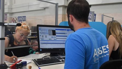 Jubilados, pensionados, AUH, AUE y Desempleo: los pagos de ANSES para esta semana