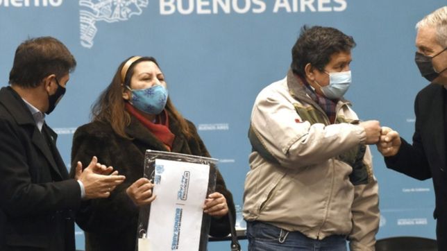 el gobierno bonaerense entrego 160 escrituras para familias de la plata