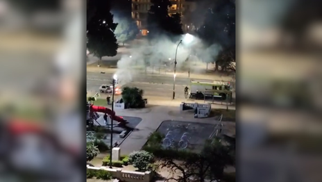 Video: tensión en plena avenida por el incendio de un auto Video: tensión en plena avenida por el incendio de un auto
