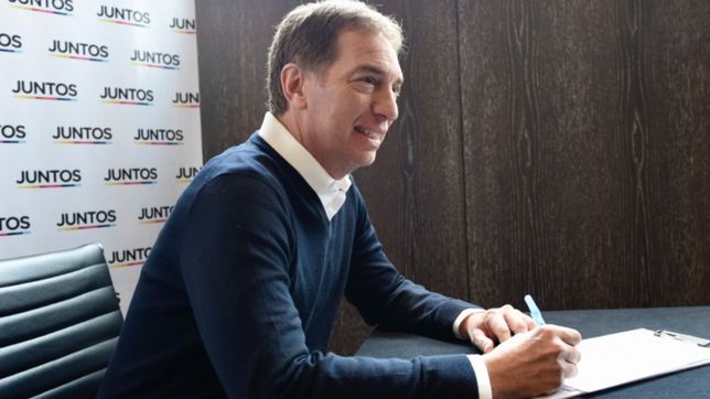 santilli firmo en la plata y competira con manes en la interna de juntos