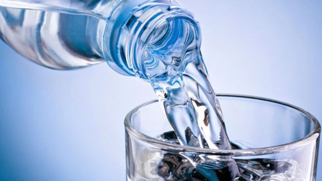 agua mineral, aceite, leche en polvo y mas: todos los alimentos que prohibio la anmat