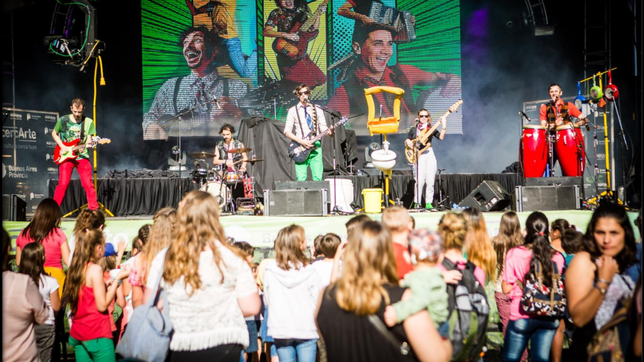 mundo arlequin presenta en la plata un espectaculo familiar con musica en vivo y humor para toda la familia