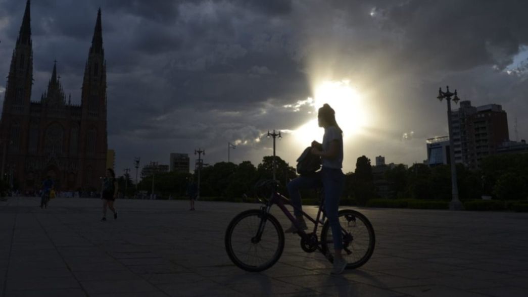 Nublado y con probabilidad de chaparrones, así arranca la Primavera en La Plata