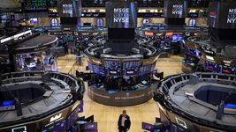 acciones y bonos que cotizan en wall street se disparan tras el triunfo de milei acciones y bonos que cotizan en wall street se disparan tras el triunfo de milei