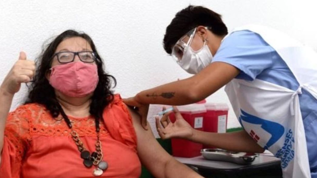 La Provincia empezará a vacunar a mayores de 40 años sin enfermedades la semana que viene