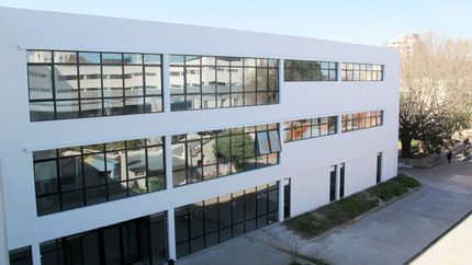 El decano de Artes habló luego de que alumnos denunciaran haber sido encerrados