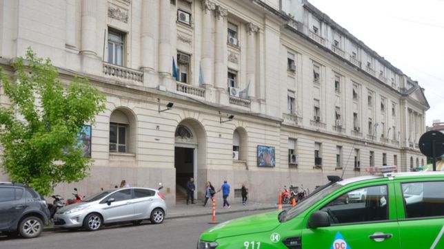 por un simulacro, evacuaron economia y llevaron a casi 5 mil trabajadores a plaza italia