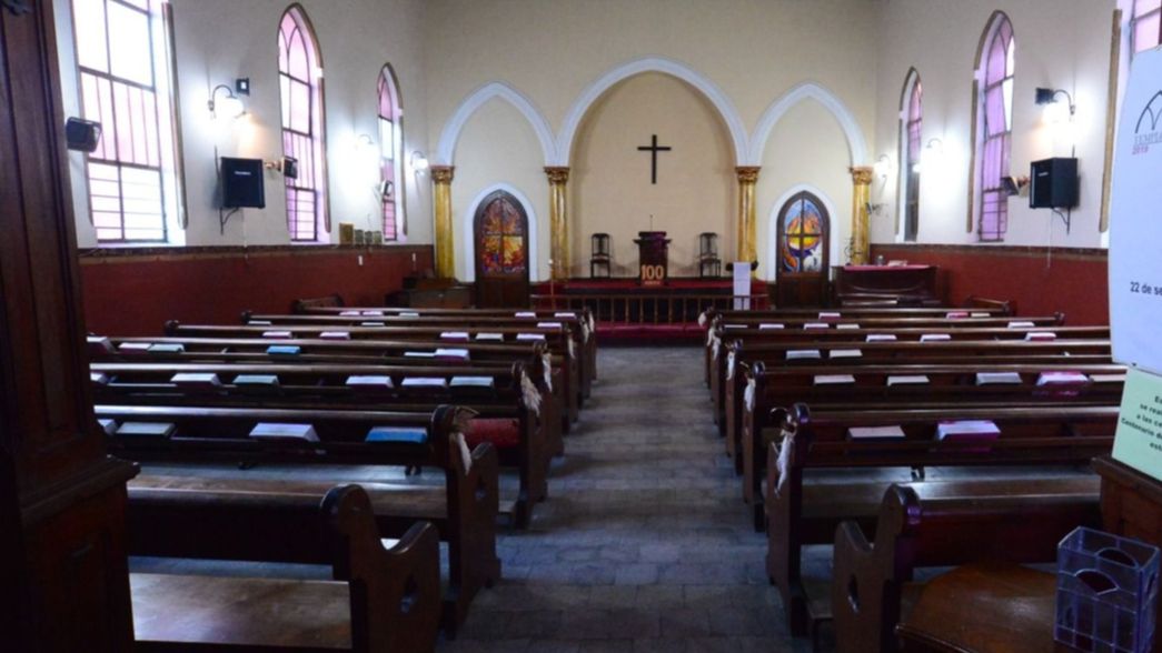 El arzobispo de La Plata aseguró que las iglesias no exigirán el pase sanitario