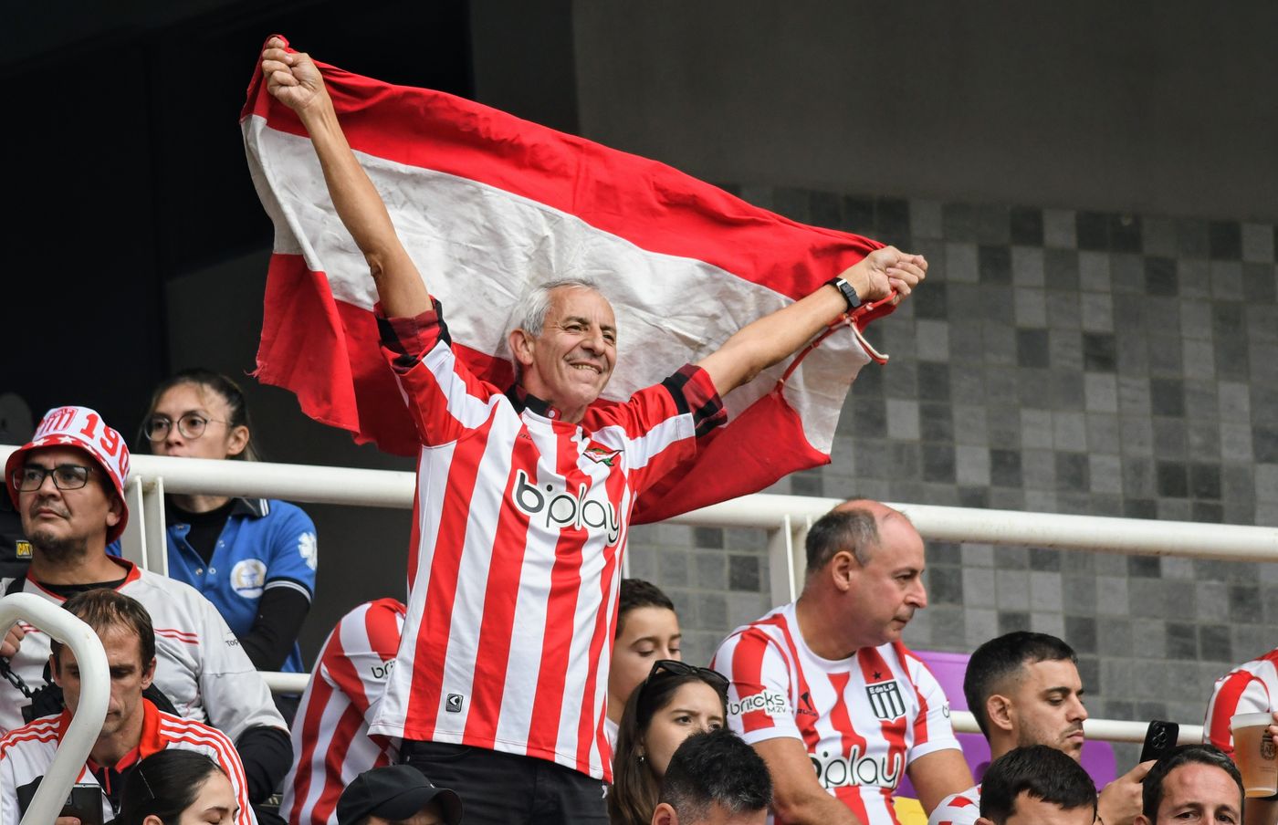 Hinchas Estudiantes Vélez 16.JPG