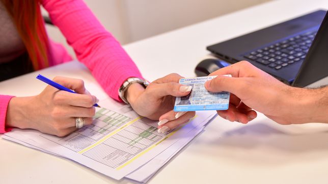 el gobierno planea eliminar el vencimiento de las licencias de conducir