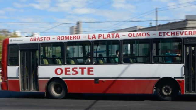 terror sobre ruedas: balearon un colectivo de la linea oeste y una nena resulto herida